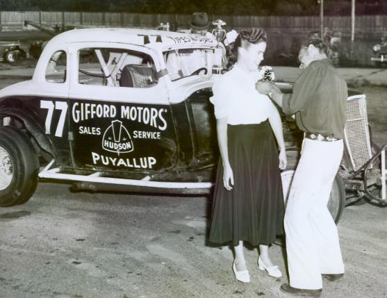 4X6 Photo 1958 Gifford Motors Rambler Hudson Dealer Puyallup WA & Roller Rink 1
