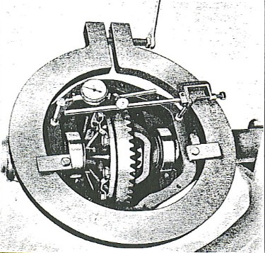 Figure 5 - Install axle housing spreader.